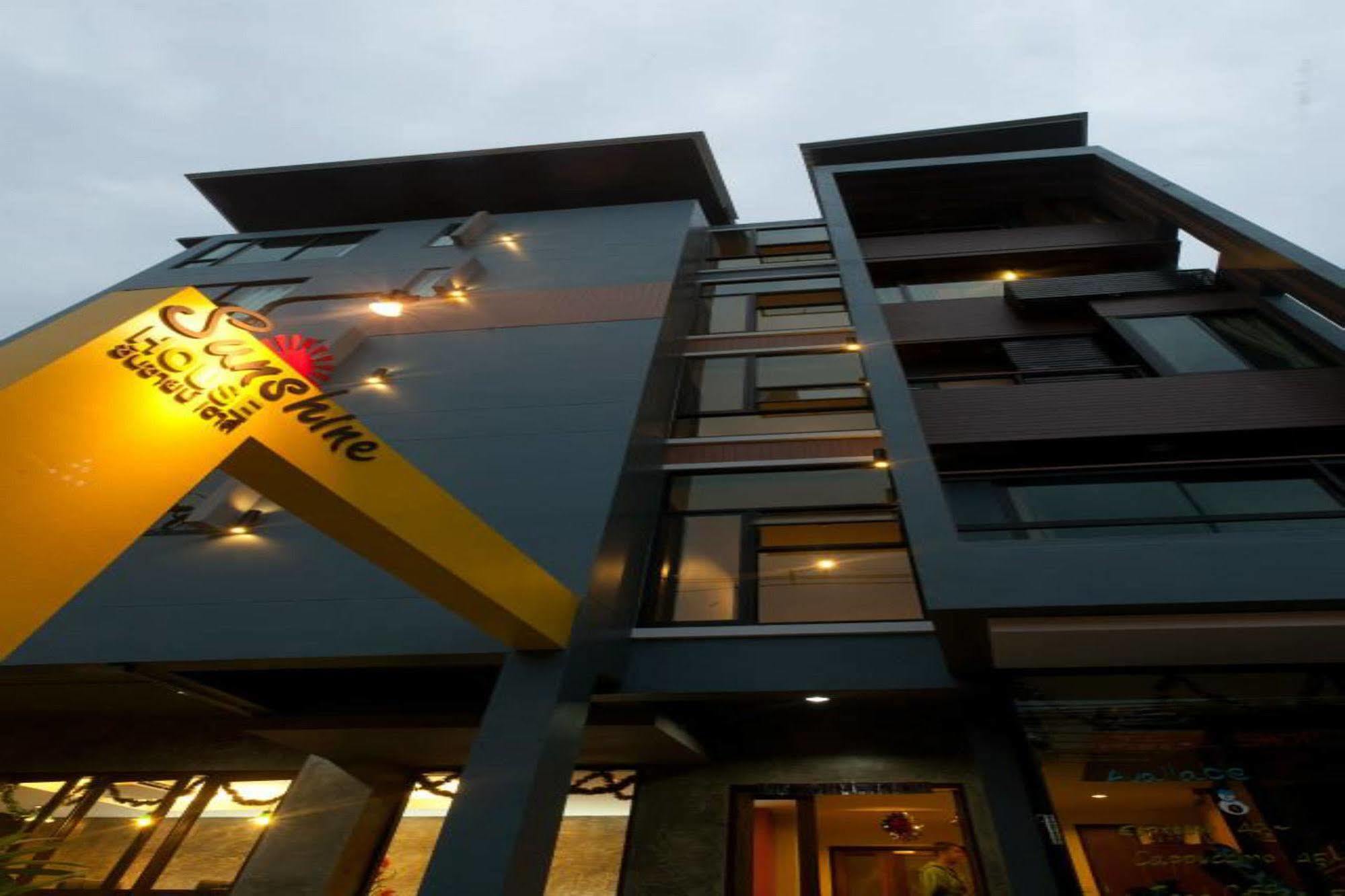 Oyo 233 Sunshine House Hotel Chiang Mai Luaran gambar