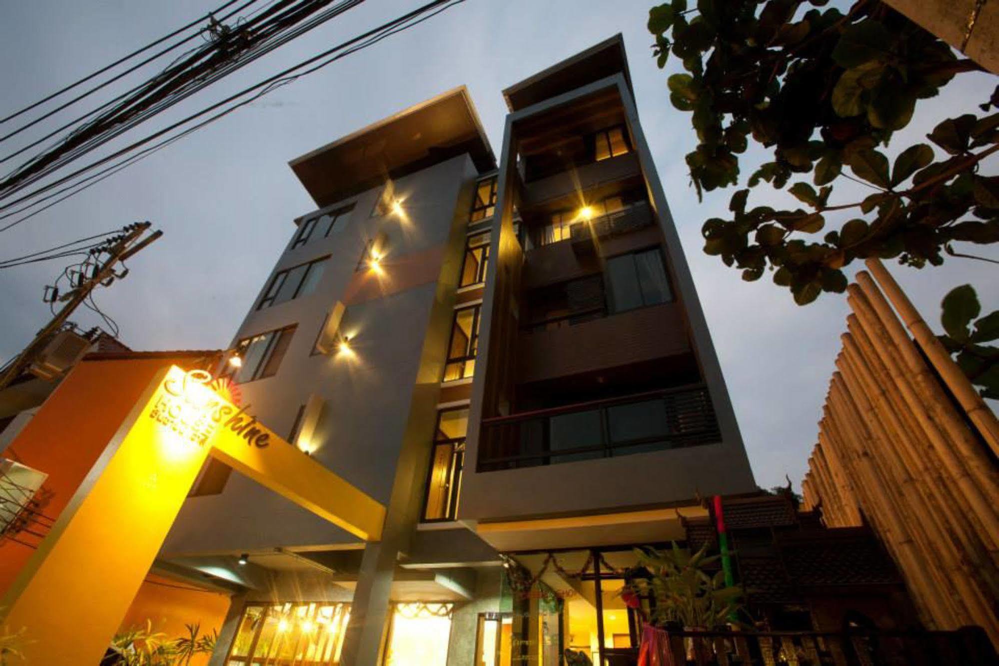 Oyo 233 Sunshine House Hotel Chiang Mai Luaran gambar