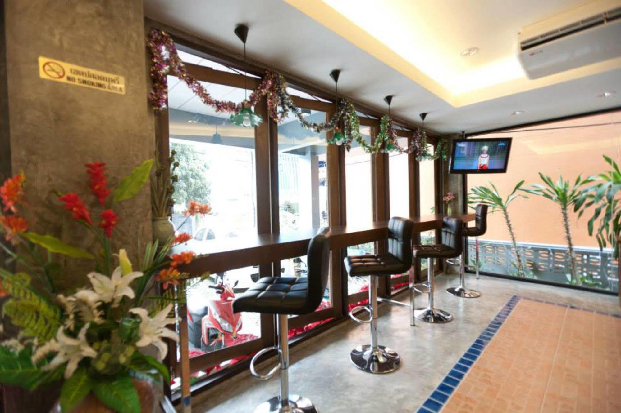 Oyo 233 Sunshine House Hotel Chiang Mai Luaran gambar