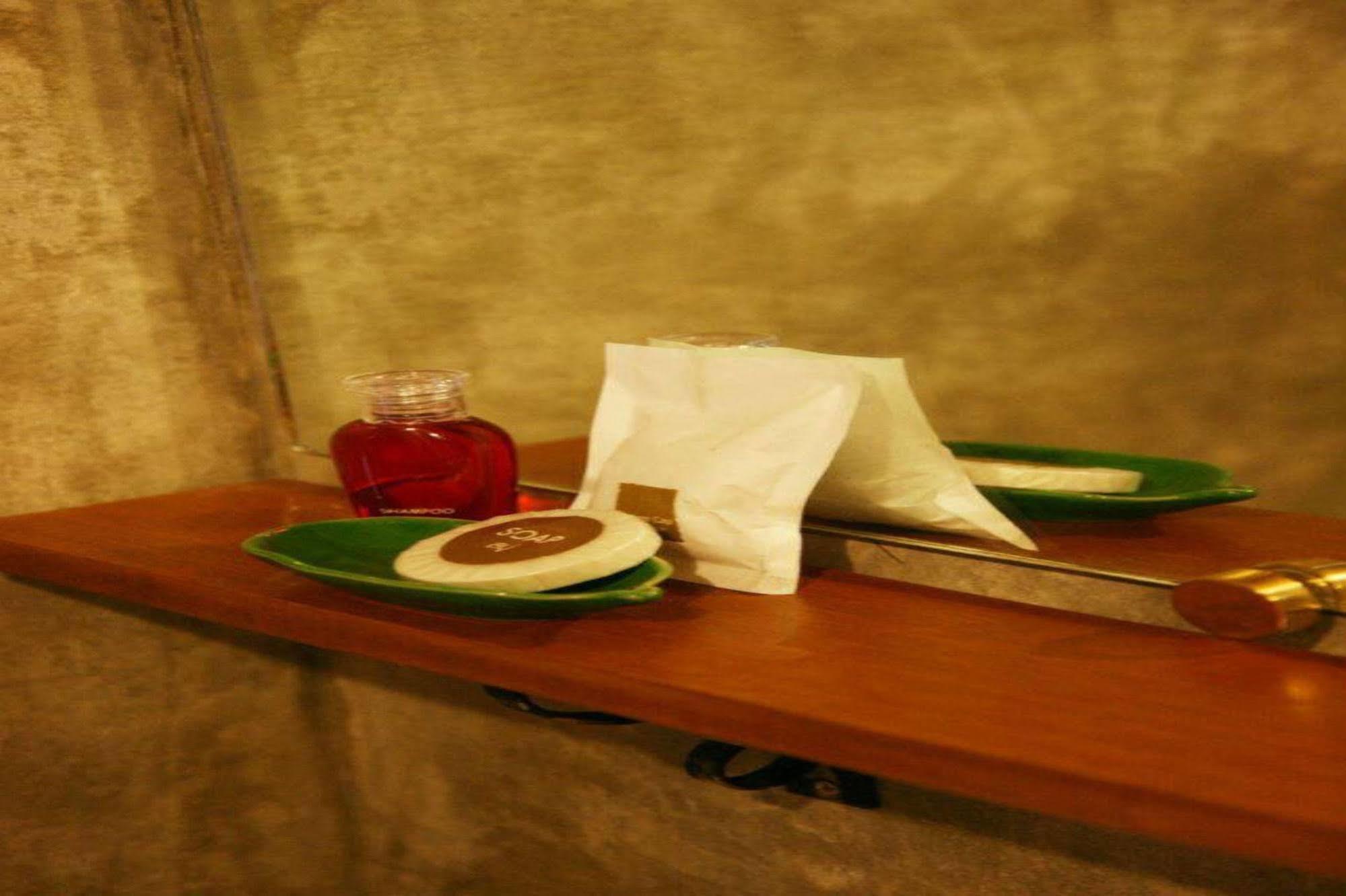 Oyo 233 Sunshine House Hotel Chiang Mai Luaran gambar