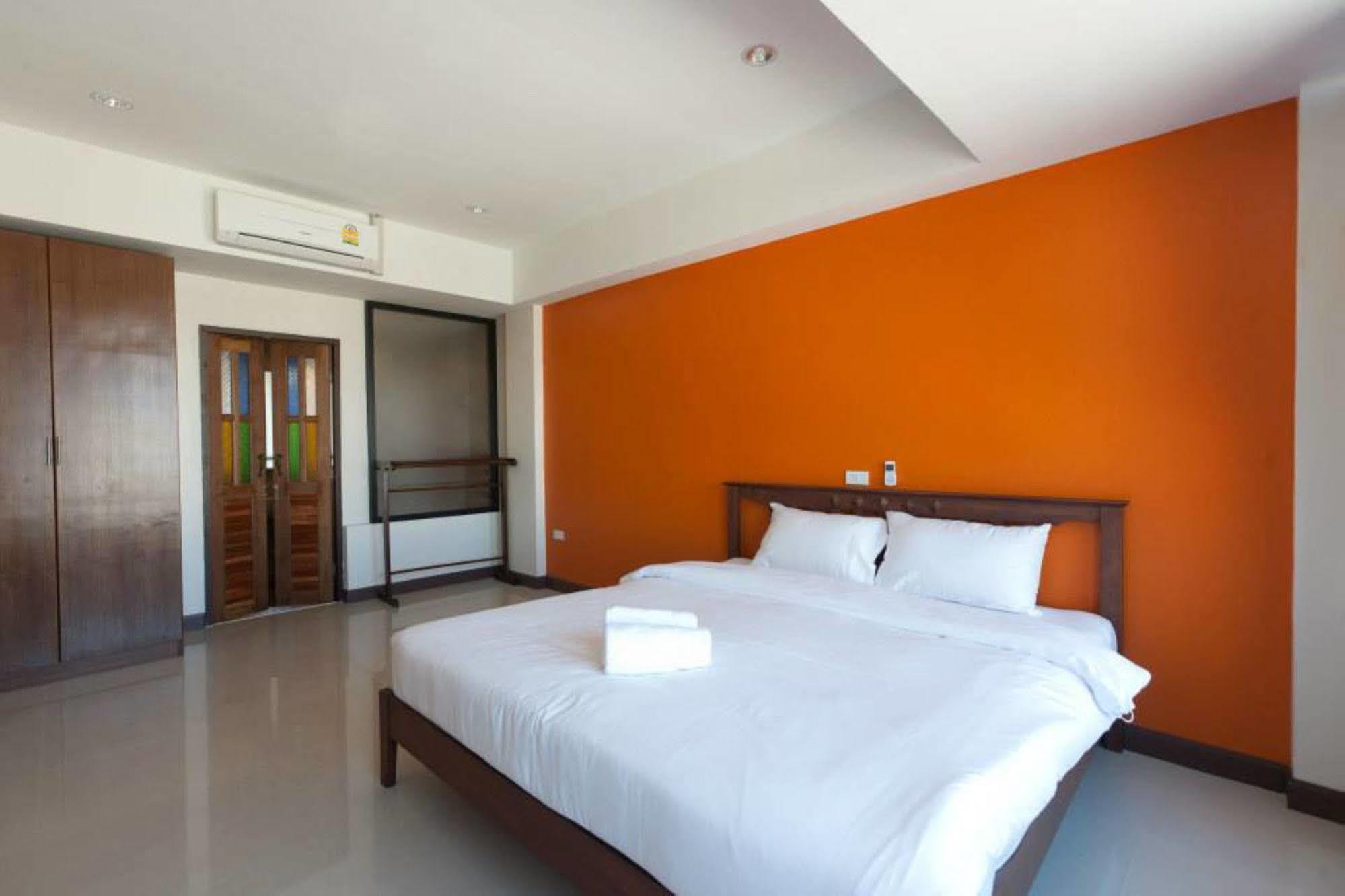 Oyo 233 Sunshine House Hotel Chiang Mai Luaran gambar