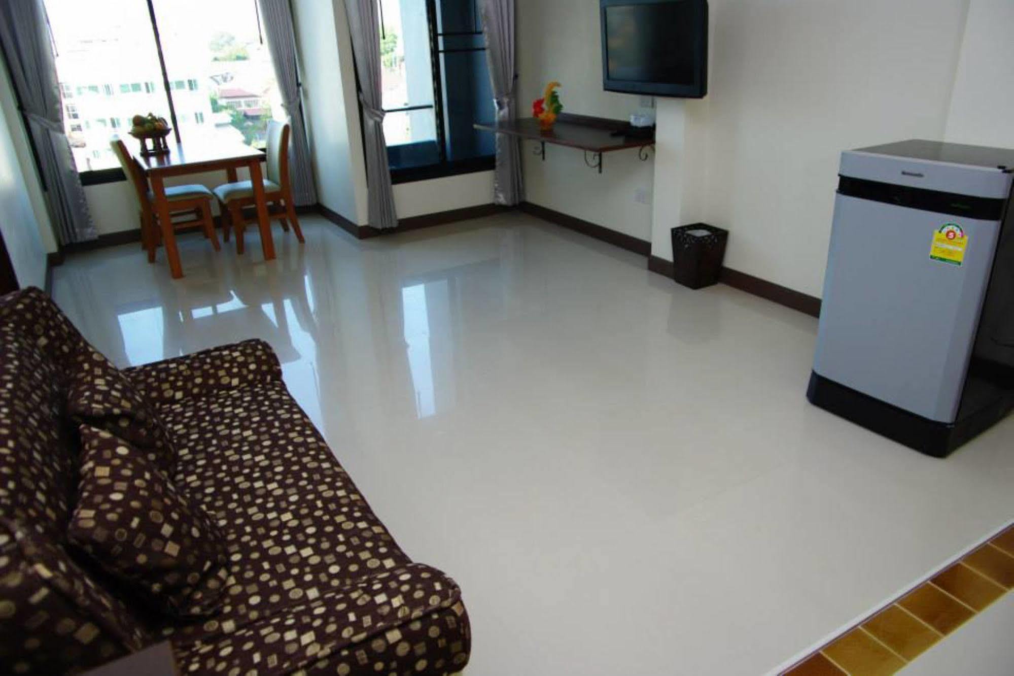Oyo 233 Sunshine House Hotel Chiang Mai Luaran gambar
