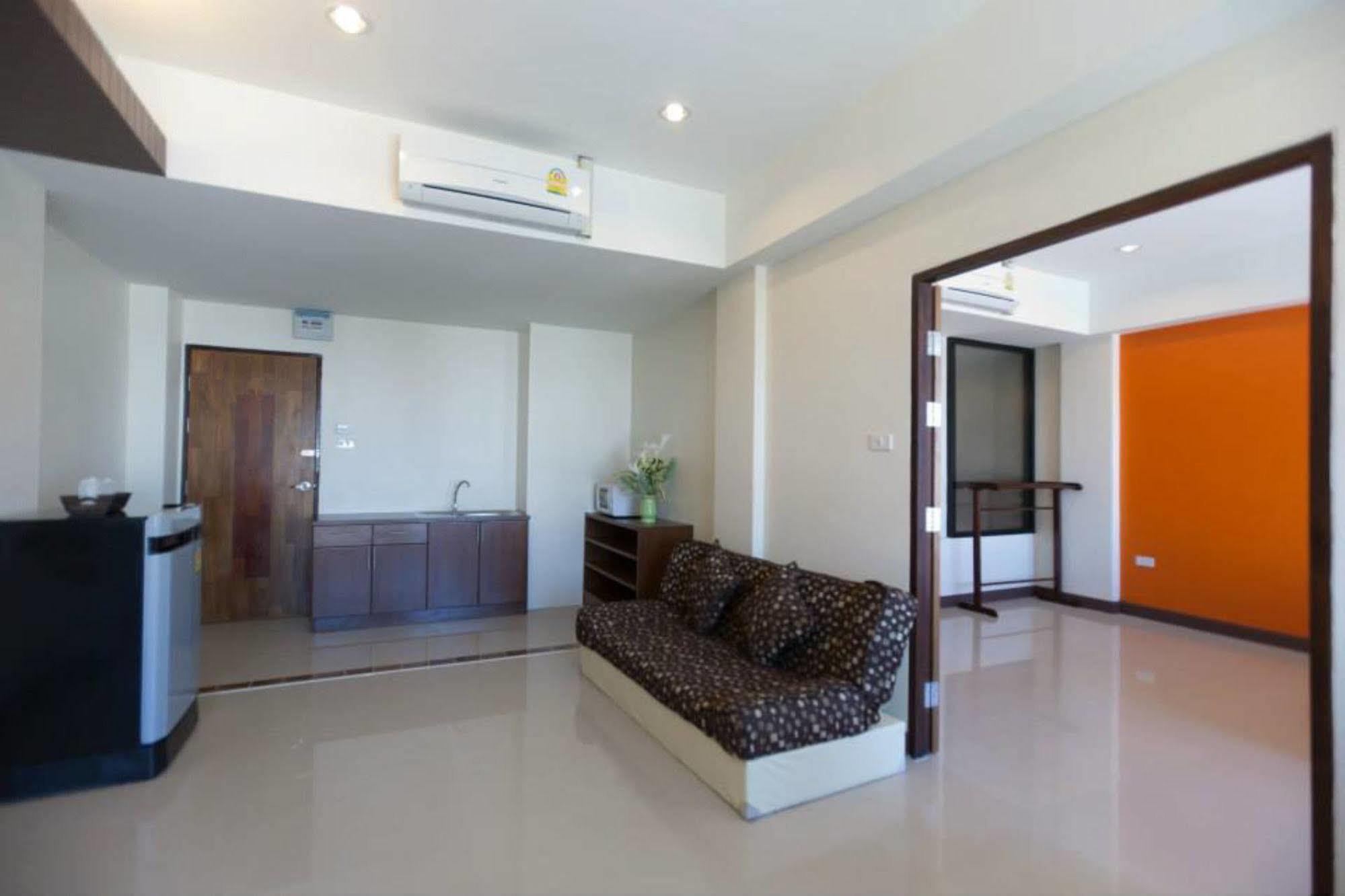 Oyo 233 Sunshine House Hotel Chiang Mai Luaran gambar