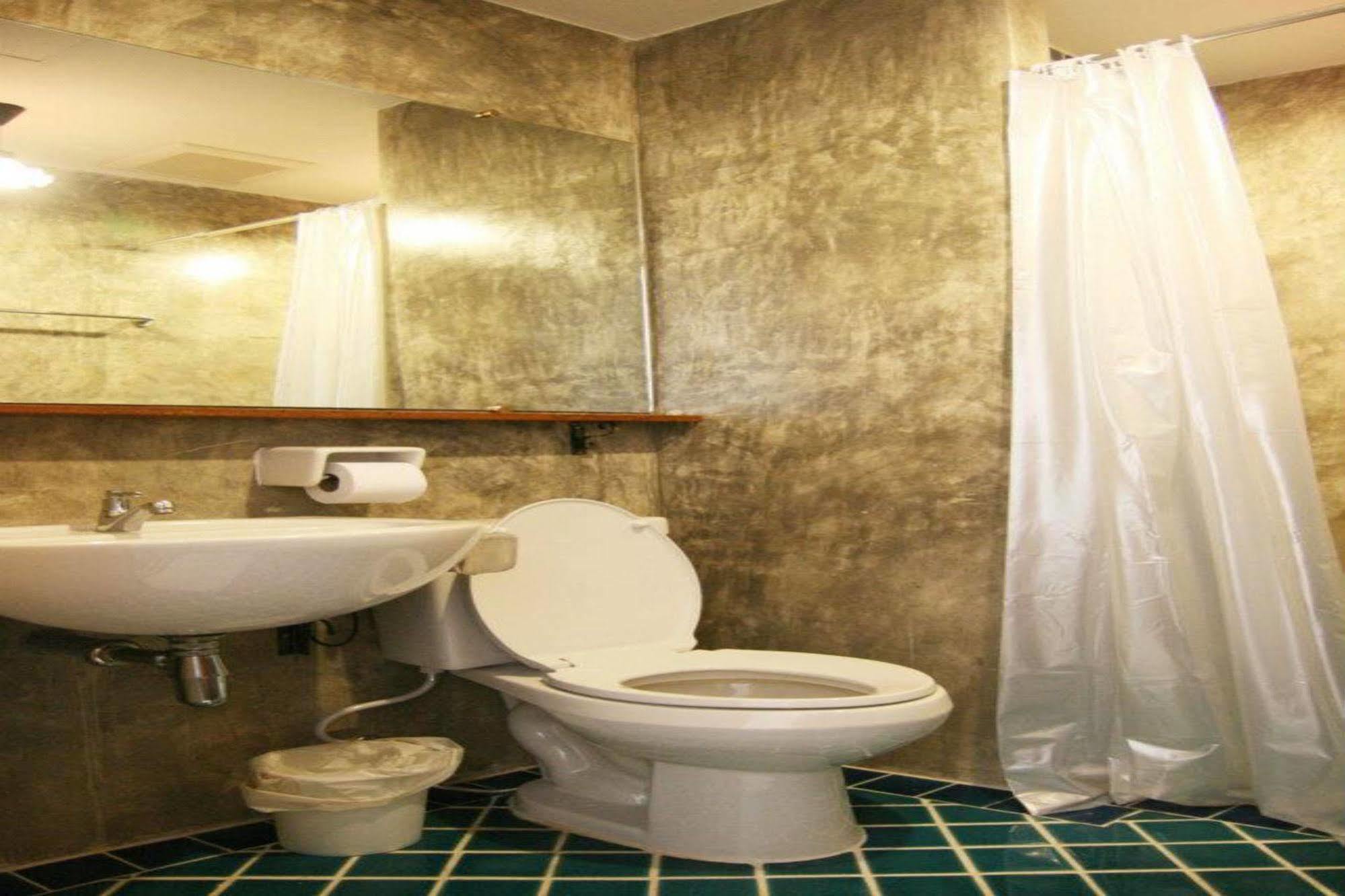 Oyo 233 Sunshine House Hotel Chiang Mai Luaran gambar