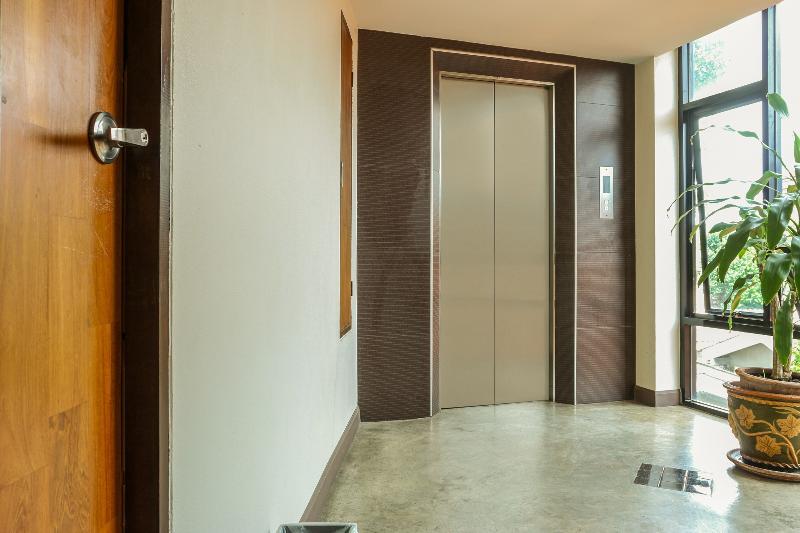 Oyo 233 Sunshine House Hotel Chiang Mai Luaran gambar